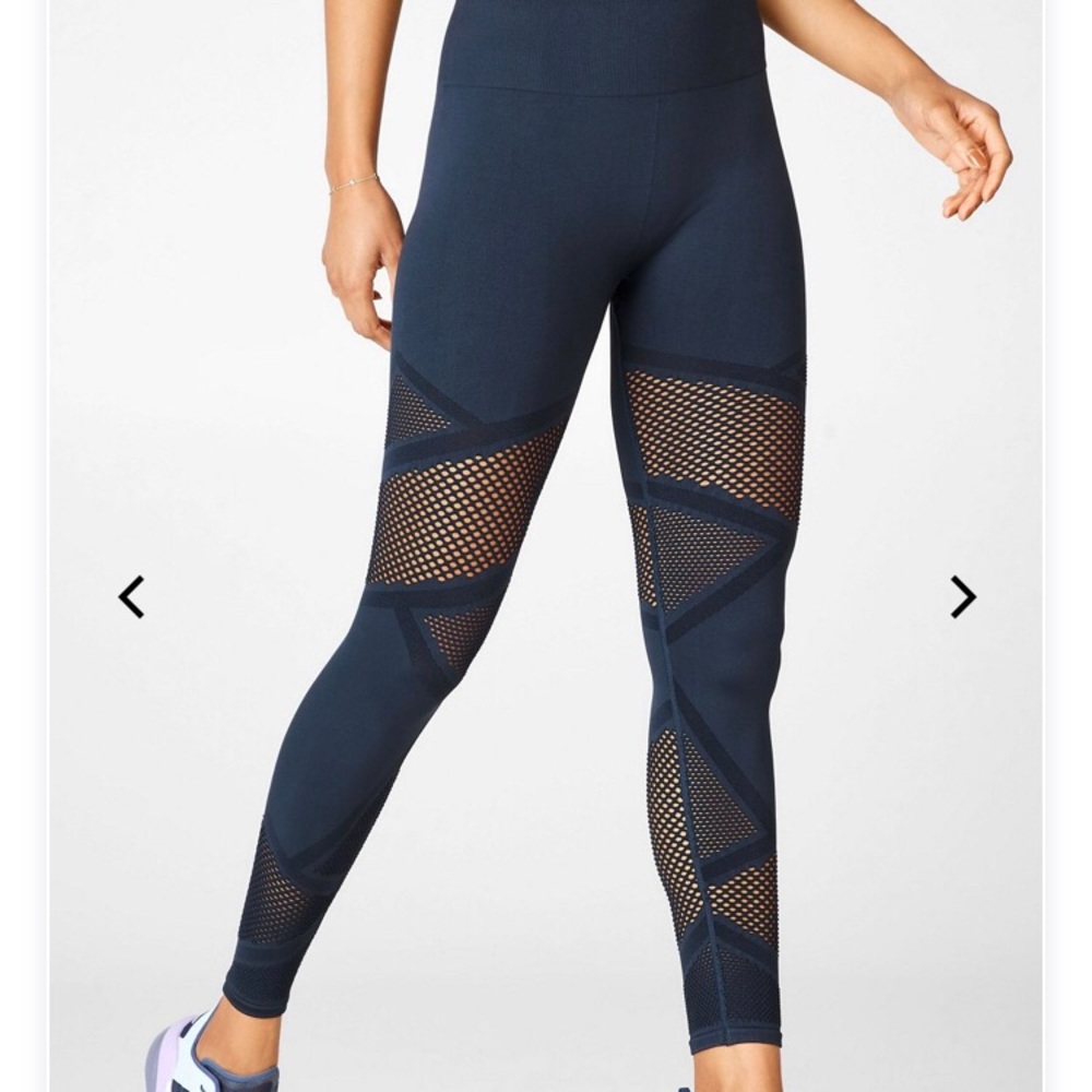 Fabletics High waisted 7/8 mosaic leggings